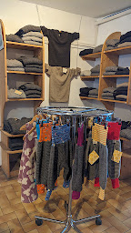 Photo n°15 de Filature de Chantemerle Longo Maï à Saint-Chaffrey (Magasin de laine)