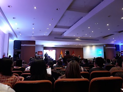 Photos of Sal&oacute;N De La Ciudad