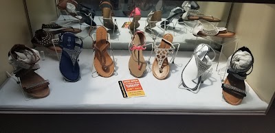 DISCOUNT SHOE SOURCE