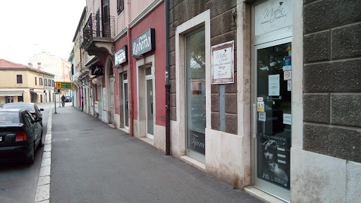 Muffin fashion store