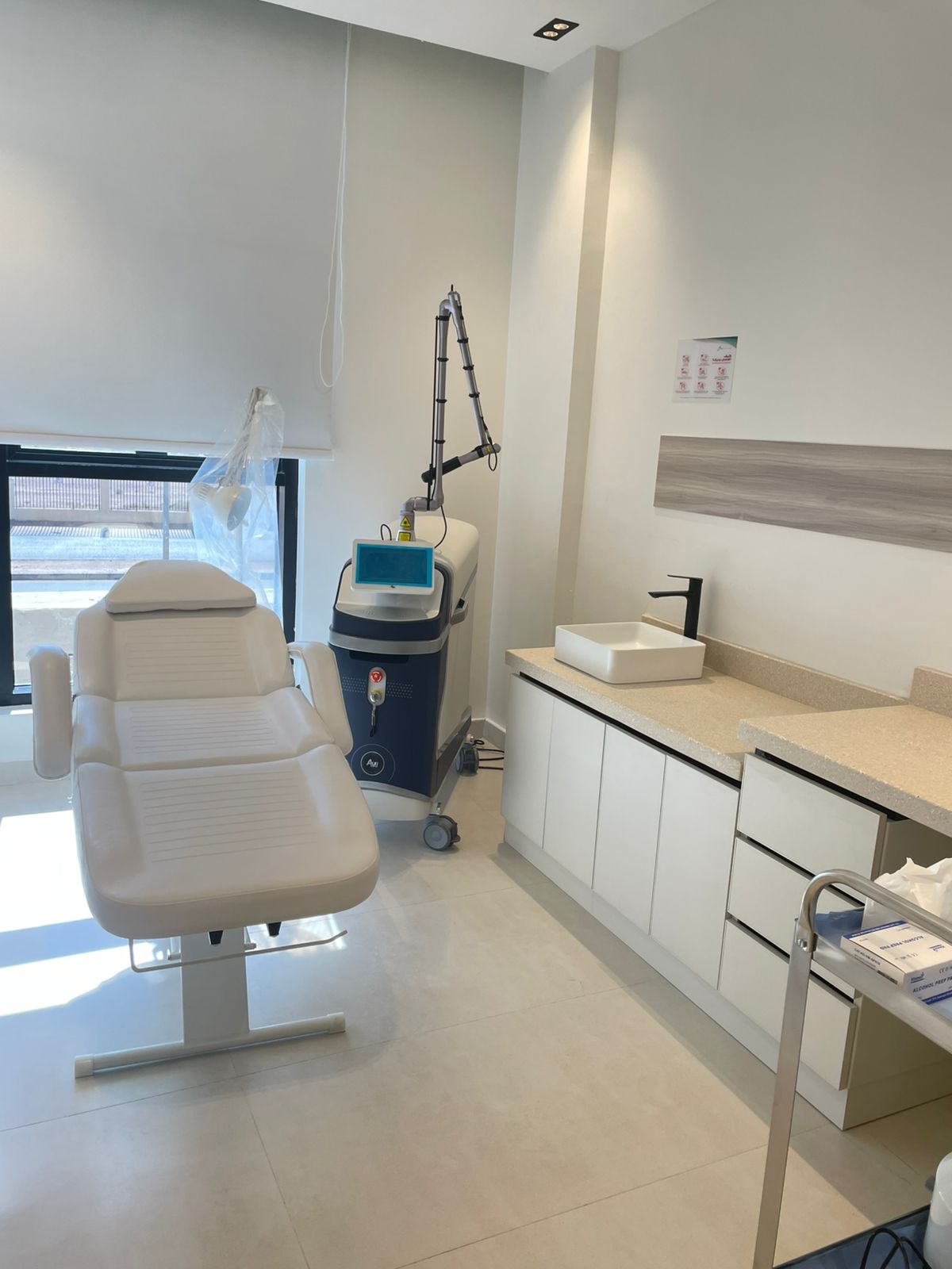 مجمع آكتف جلديه وليزر وعلاج طبيعي - صورة 2