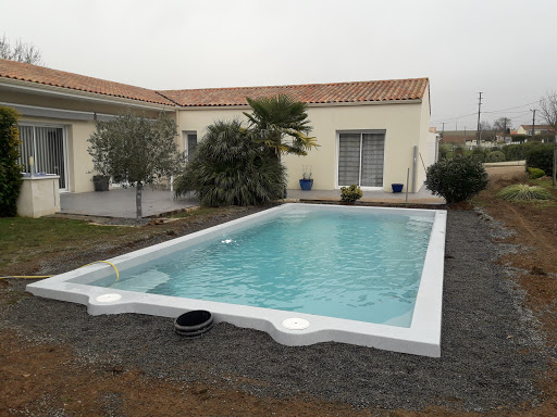 Photo de Aqua Pensez Vous - Pisciniste Saintes Corme Royal à Tesson (17460)