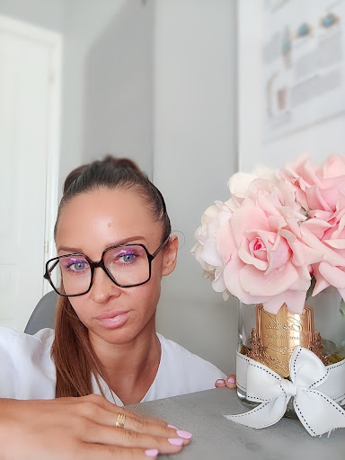 MAGDALENA BRODACKA