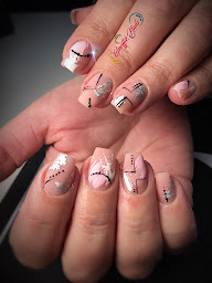Photo n°10 de Graffik Nails à Brumath (Salon de manucure)