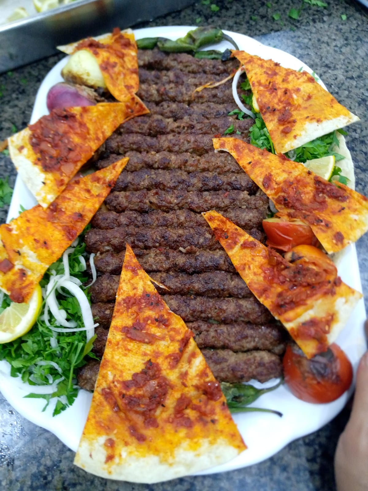 مطعم سلة الرافدين للمشويات العراقية - صورة 3