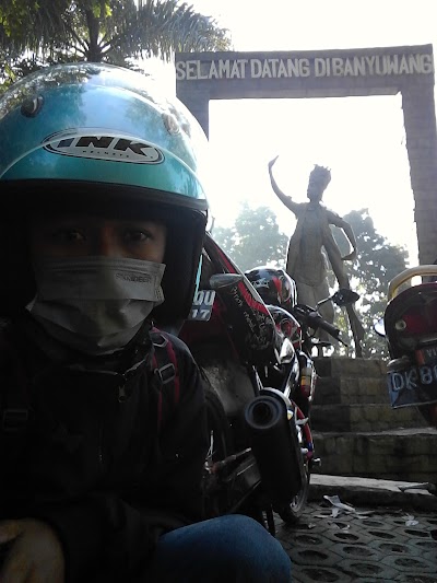 Photos of Gandrung Dance Statue