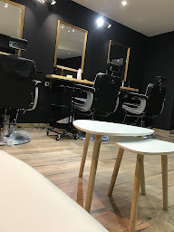 Photo n°28 de BLH Coiff & Barber à Nantes (Salon de coiffure)