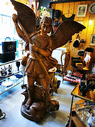 Photo n°11 de De la Cave au Grenier Lavaur à Lavaur (Magasin de produits d'occasion)