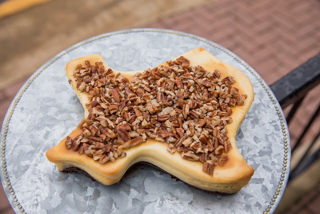 Laura's Cheesecake & Bakery