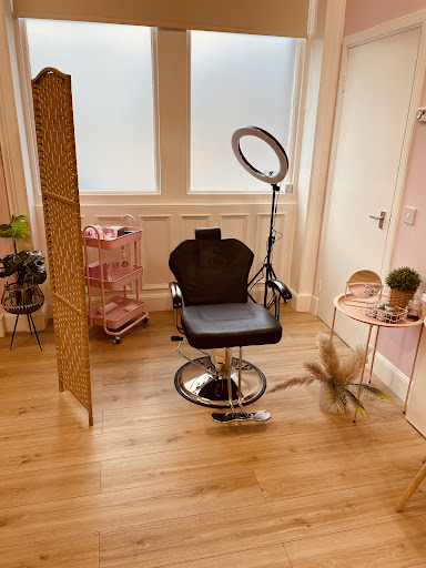 LC Hair + Beauty - Thumbnail