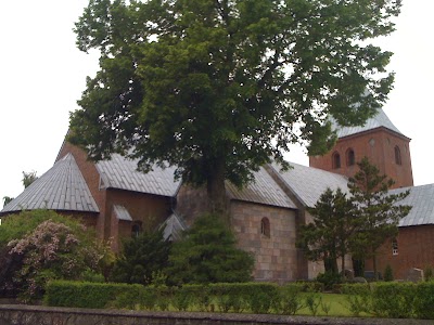 Photos of Vejlby Kirke v. Alling&aring;bro