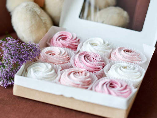 Hardy's Cake Box - Visual