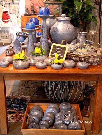 Photos of pottery Rhoda