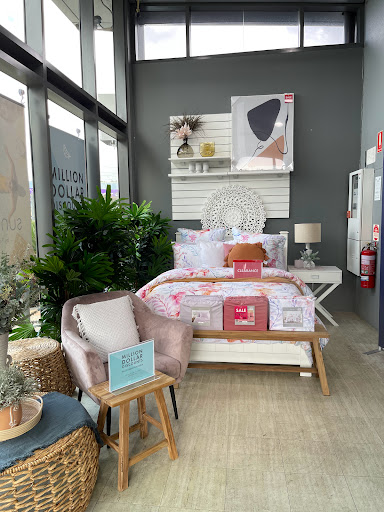 Pillow Talk Annerley - Thumbnail