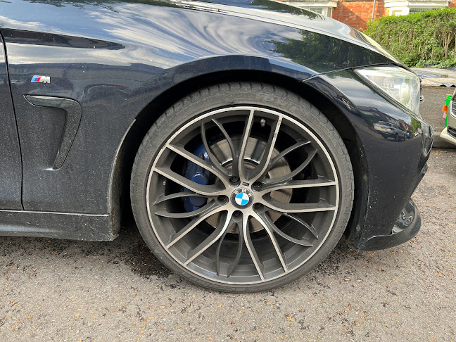 AM CUSTOMS - Car wash