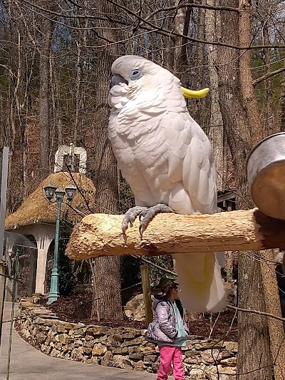 Parrot Mountain and Gardens