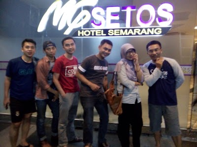 Photos of Indomaret Gatot Subroto