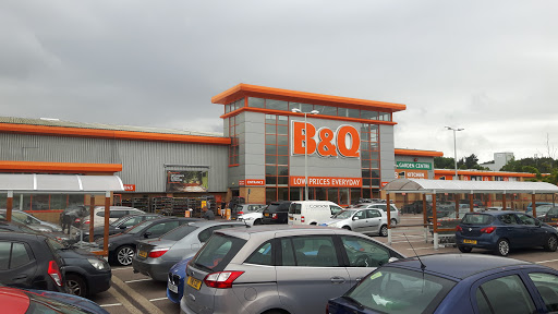 B&Q Luton