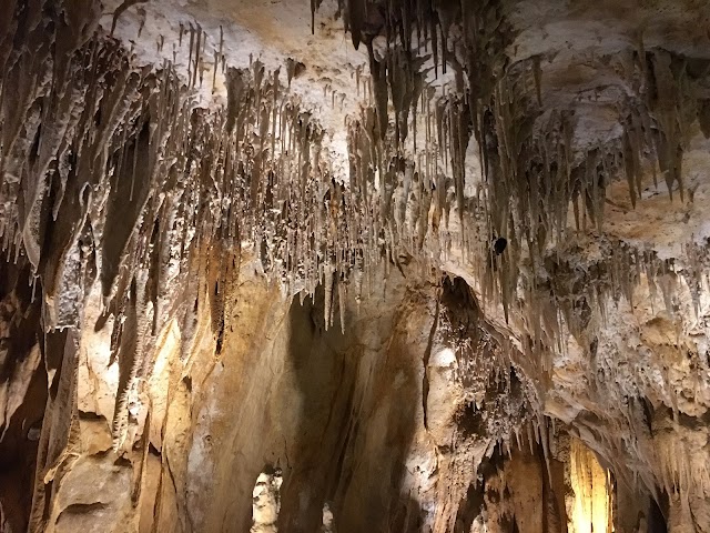 Grotte de Villars