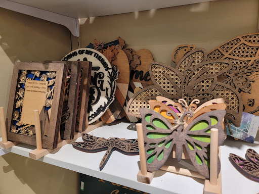 Purple Hippo Boutique Gallery - Canada