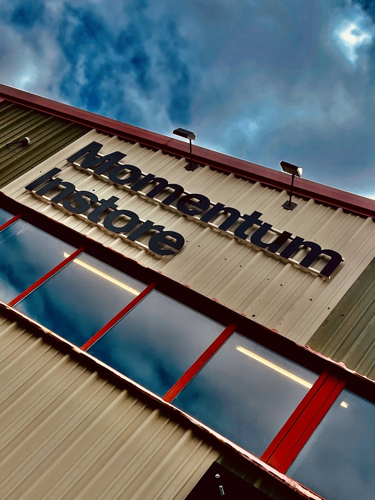 Momentum Instore photo 2