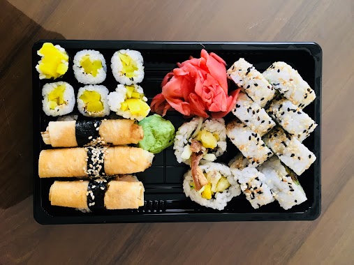 Fugu Sushi, Author: Maria Drezek