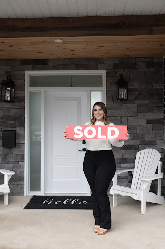 Jessica Hellard Real Estate Group - RE/MAX Finest Realty Inc., Brokerage - Thumbnail