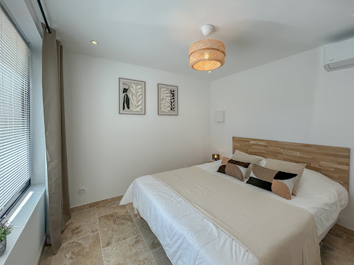 Photo de LA DEMEURE 5* Spa Saint Quenin - 450 m² - 30 pers - Piscine-Jacuzzi à Vaison-la-Romaine (84110)
