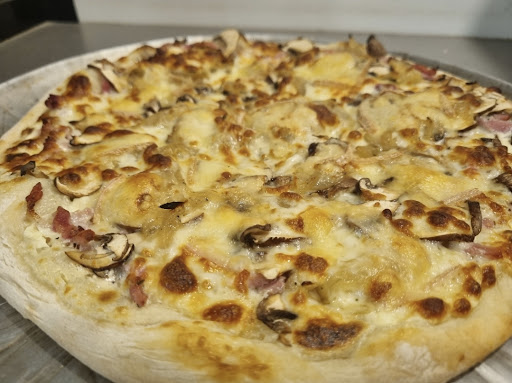 Photo 3 - Mafabiolila Pizza