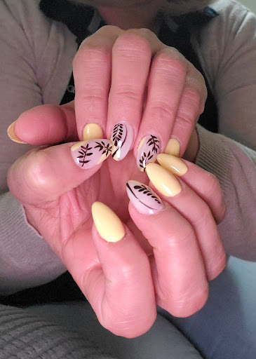 Lia's Nail Salon Gallery - United States