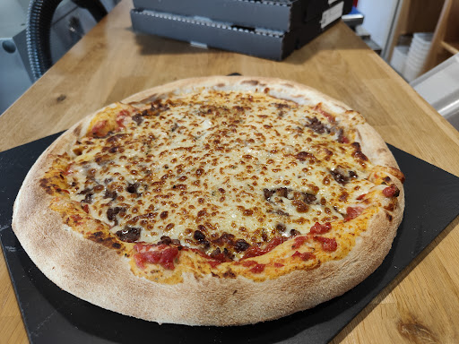 Distributeur 24/24 7/7 pizzas artisanales La pause gourmande 23