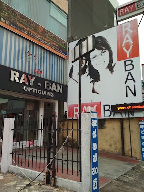 Ray Ban Opticians, Author: Nishnath Thaweesha