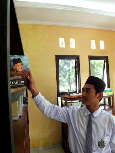 Photos of Perpustakaan Sekolah Soebono Mantofani