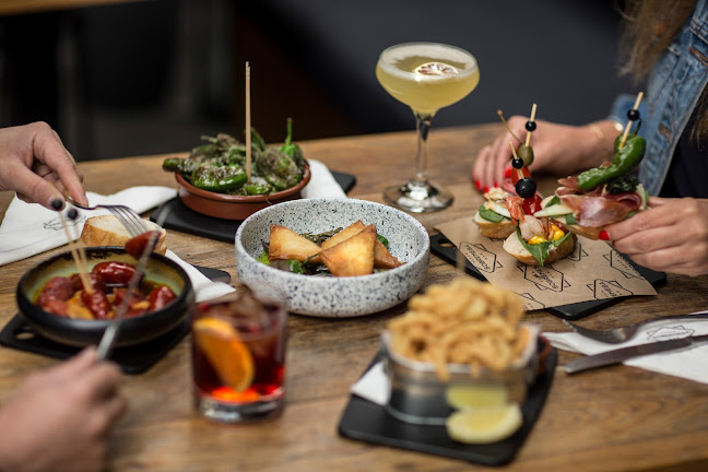 Opinie o Sobremesa Tapas Bar Hala Koszyki w Bielany - Bar