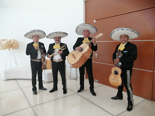 Mariachis en Tulum mariachi águilas del caribe