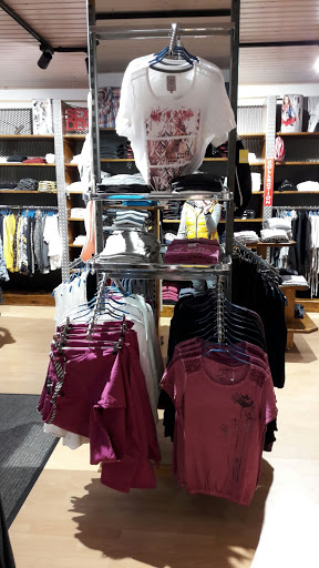 Otto's junge Mode Boutique Damen- und Herrenmode - Thumbnail