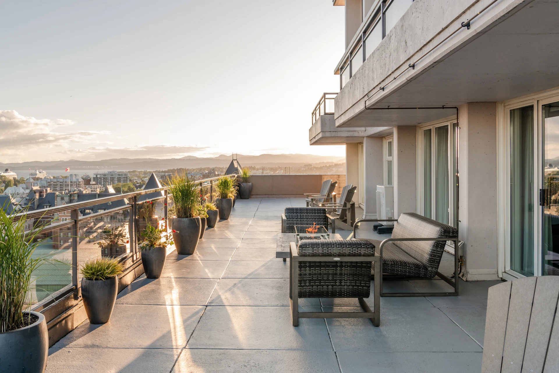 Chateau Victoria Hotel & Suites