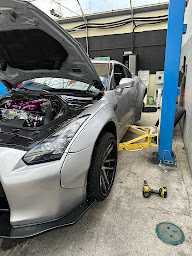 Photo n°11 de Trofeo Automobiles spécialiste indépendant Maserati Toulouse et véhicules de prestige à Montgaillard-Lauragais (Garage automobile)