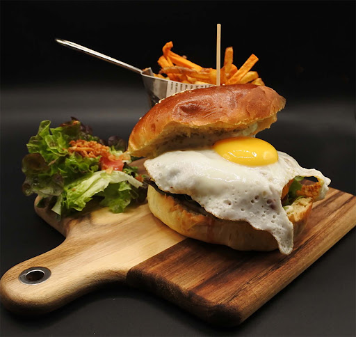 Photo 2 - Burger Express Chapelle