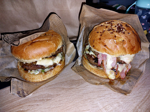 Photo 4 - Burger 66
