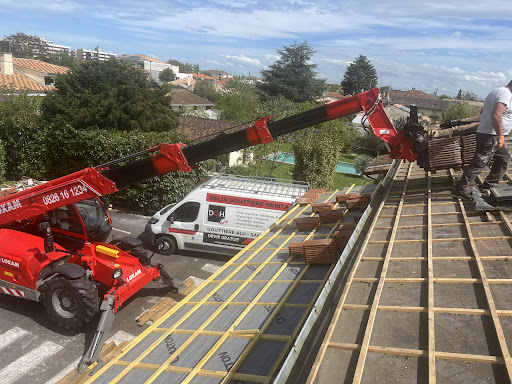 Photo de Delia Gouttière Habitat - couvreur charpentier zingueur à Bordeaux -