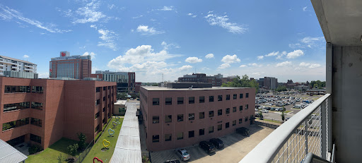 Le Bonheur Parking
