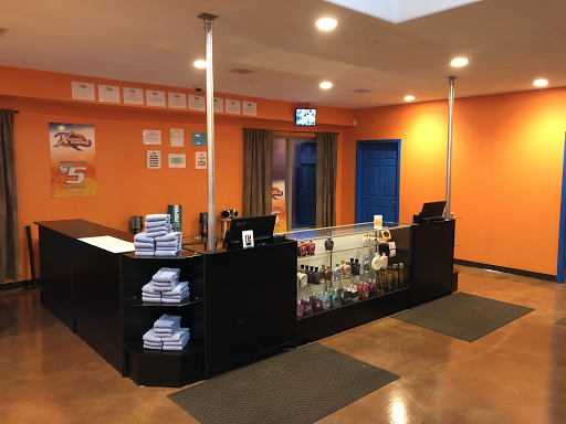 Xtreme Tanning Rock & Lincoln