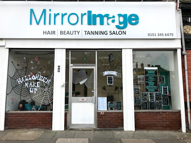 Comments and reviews of A MIRROR IMAGE