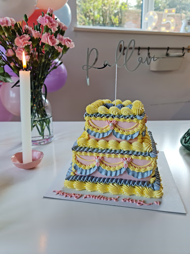 April's Baker - Visual