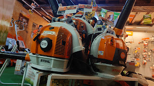 Photo n°4 de Ets HÈZE motoculture à Villiers-en-Désoeuvre (Magasin de matériel de motoculture)