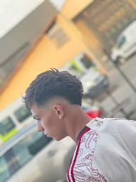 Photo n°20 de Challenge Coiffure barber shop à Magalas (Salon de coiffure)