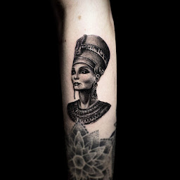 Photo n°8 de Redmoon Tattoo à Rodez (Tatoueur)