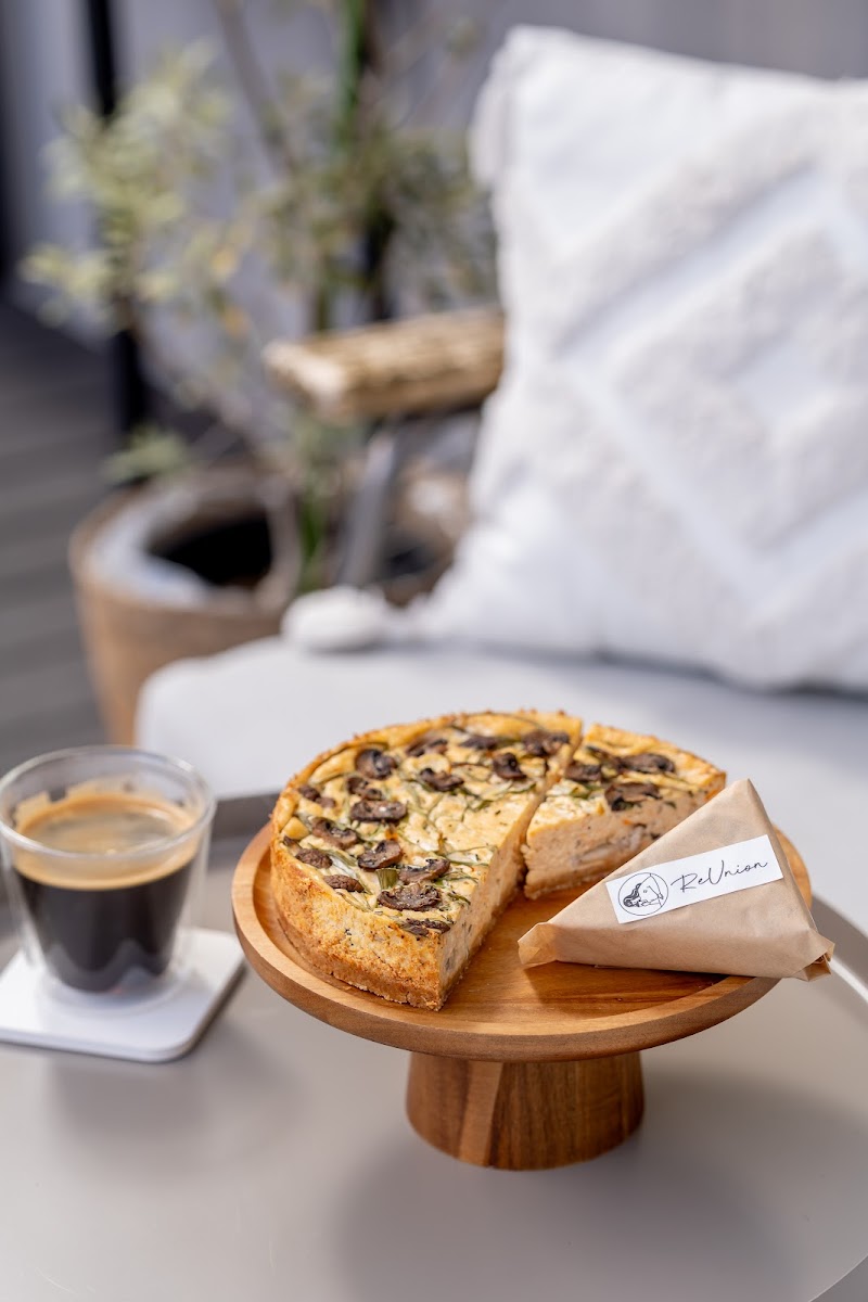 Parking Cafe ReUnion 本店