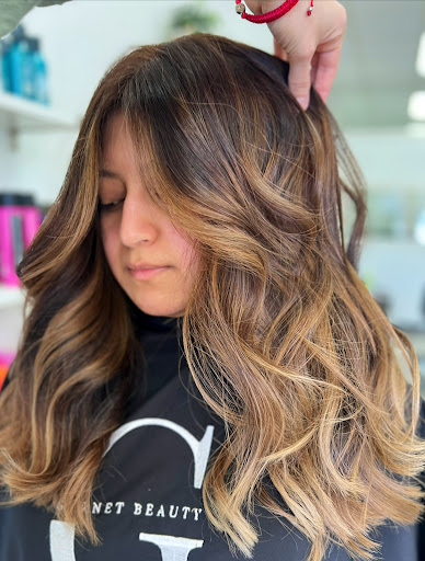 Garnet Beauty Salon